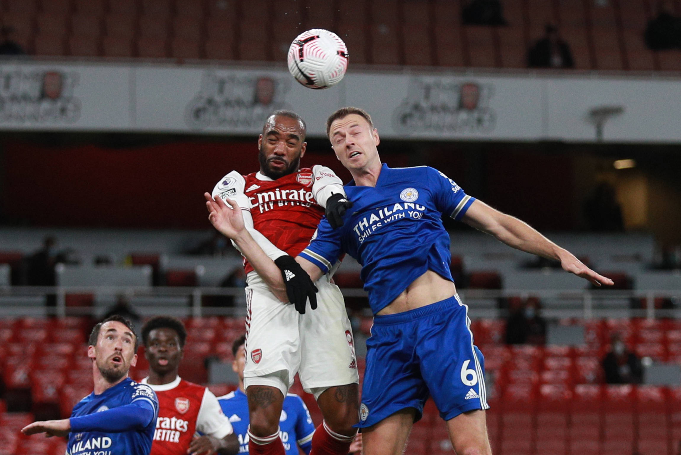 足球赛事中 足球赛事中